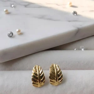 Luma Leaf Stud